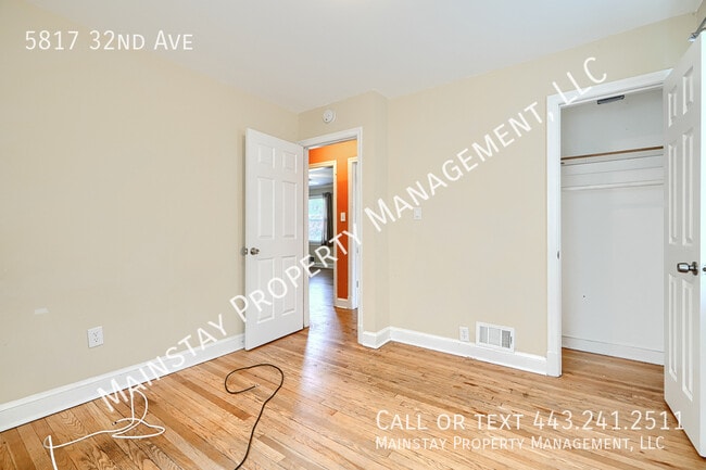 Building Photo - 5817 32nd Ave