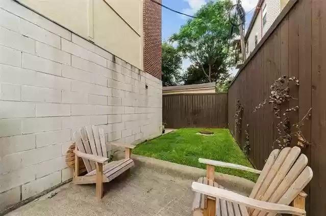 Building Photo - 5711 Ross Ave
