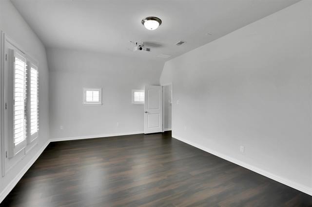 Building Photo - 410 Aylesbury Ct