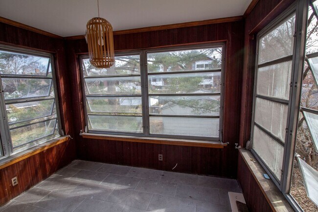 Building Photo - 4238 S 38th St
