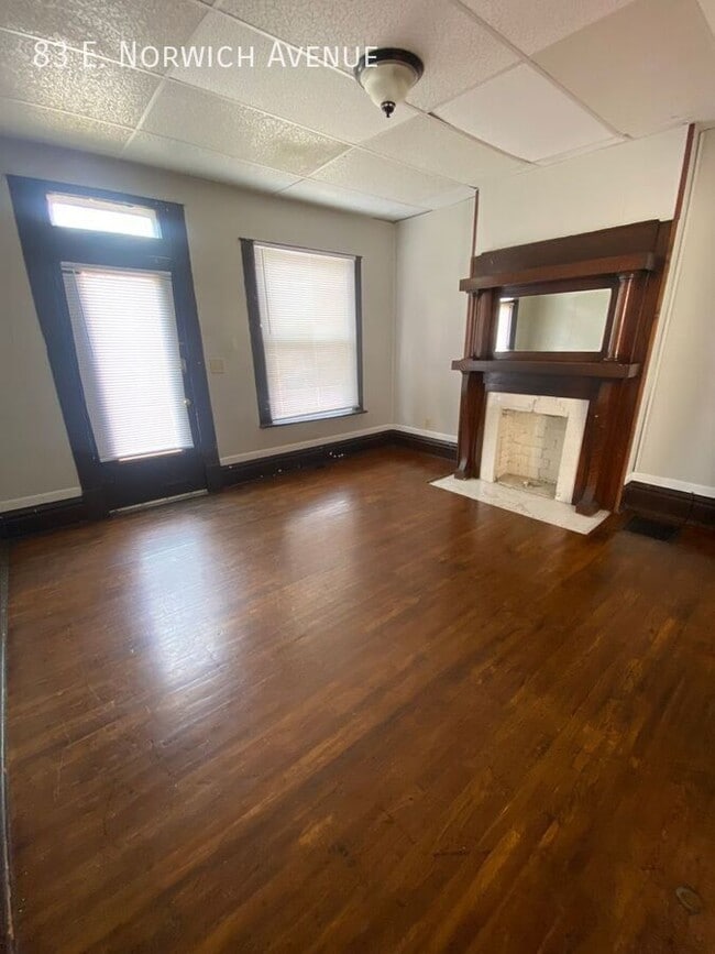 Building Photo - 83 E Norwich Ave