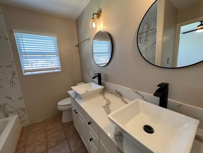 Building Photo - For Rent - [Ke Aina Kai Townhomes] 91-6540...