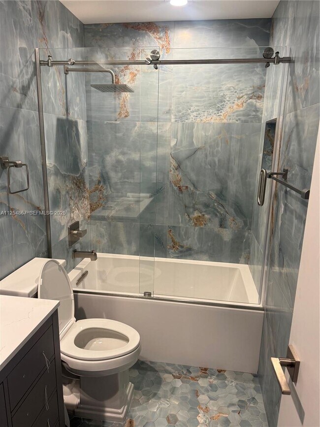 Building Photo - 124 Indies Dr S