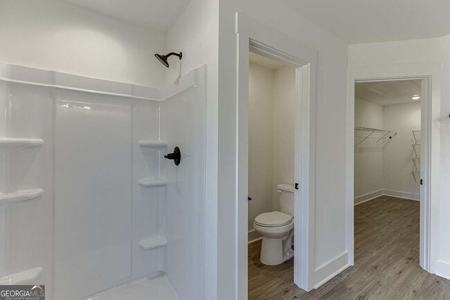 Building Photo - 569 Clayton St