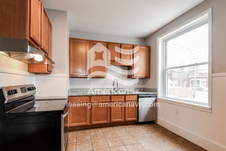 Building Photo - 929 Fillmore St