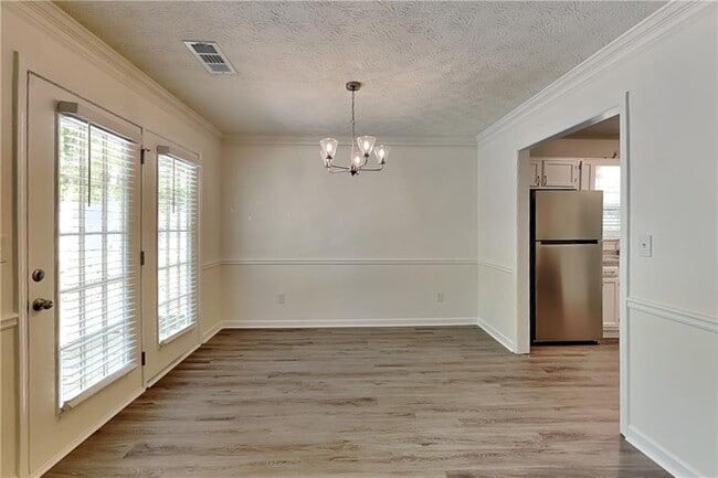 Building Photo - 5784 Shoal Creek Dr