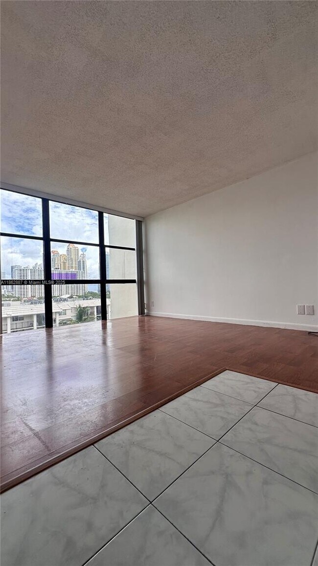 Building Photo - 17021 N Bay Rd