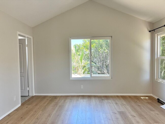 Building Photo - Welcome to this stunning 3-bedroom, 2.5-ba...