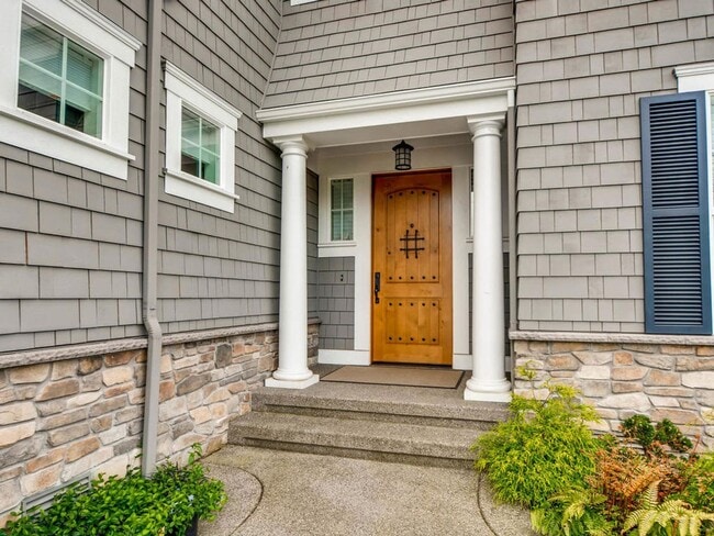 Building Photo - Highly desirable location and floor plan.