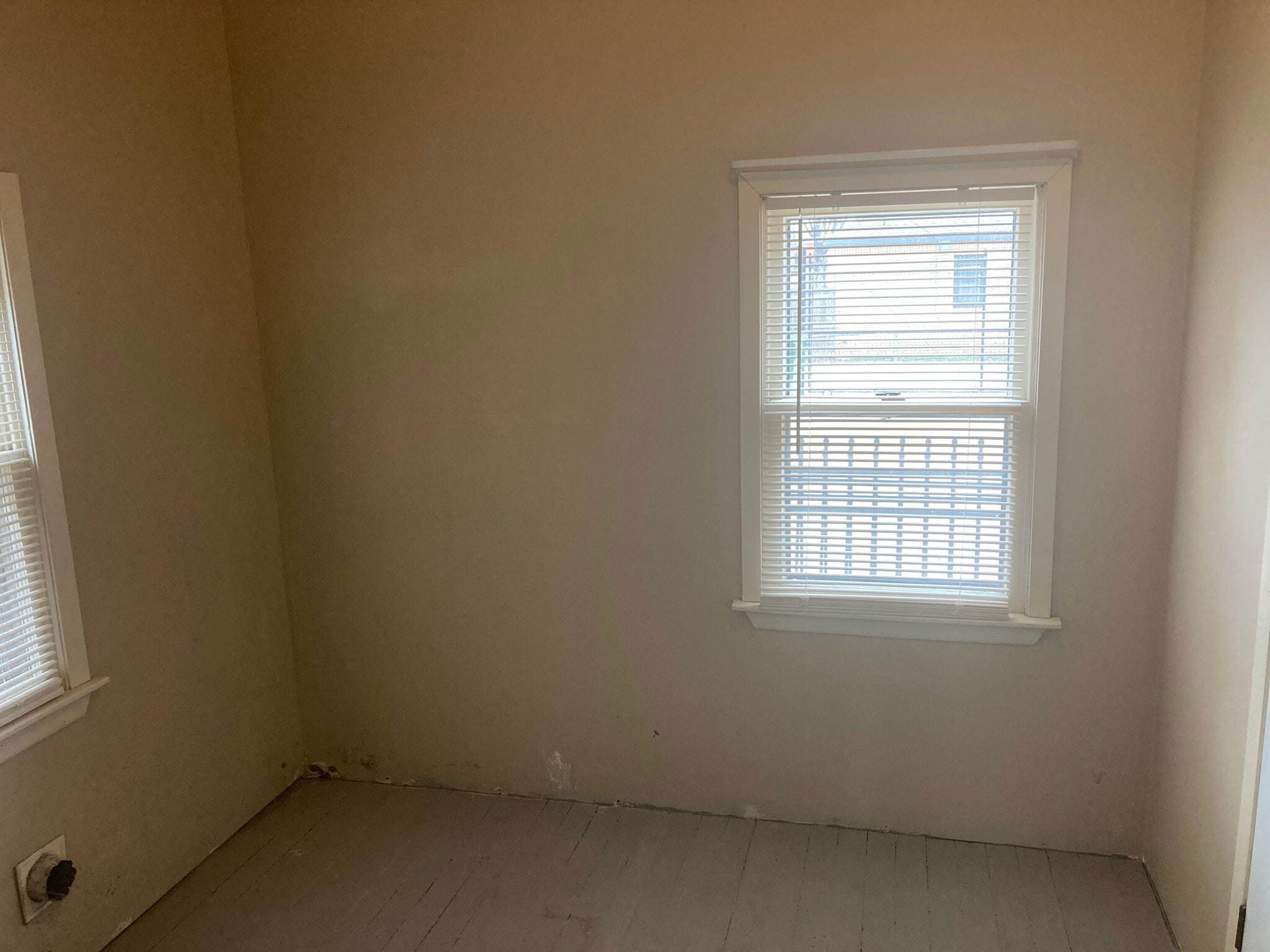 Building Photo - 434 N Topeka Ave