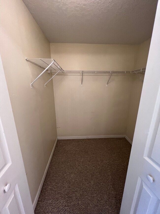 Walk-in Closets - 6360 NW 114th Ave