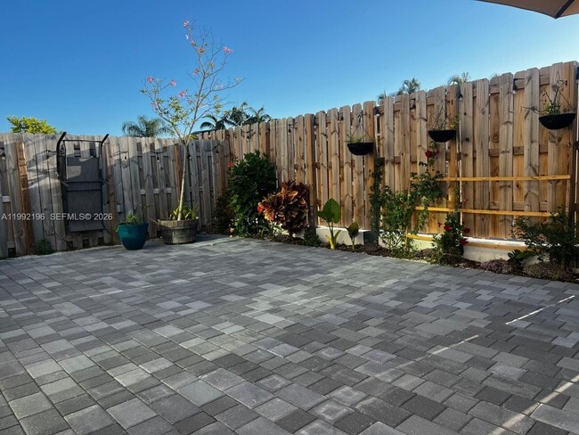 Building Photo - 1487 SE 7th Ter