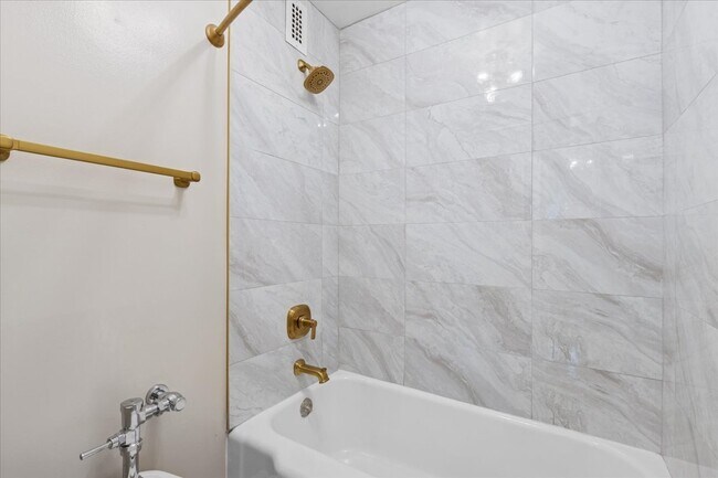 Building Photo - 535 N Michigan Ave