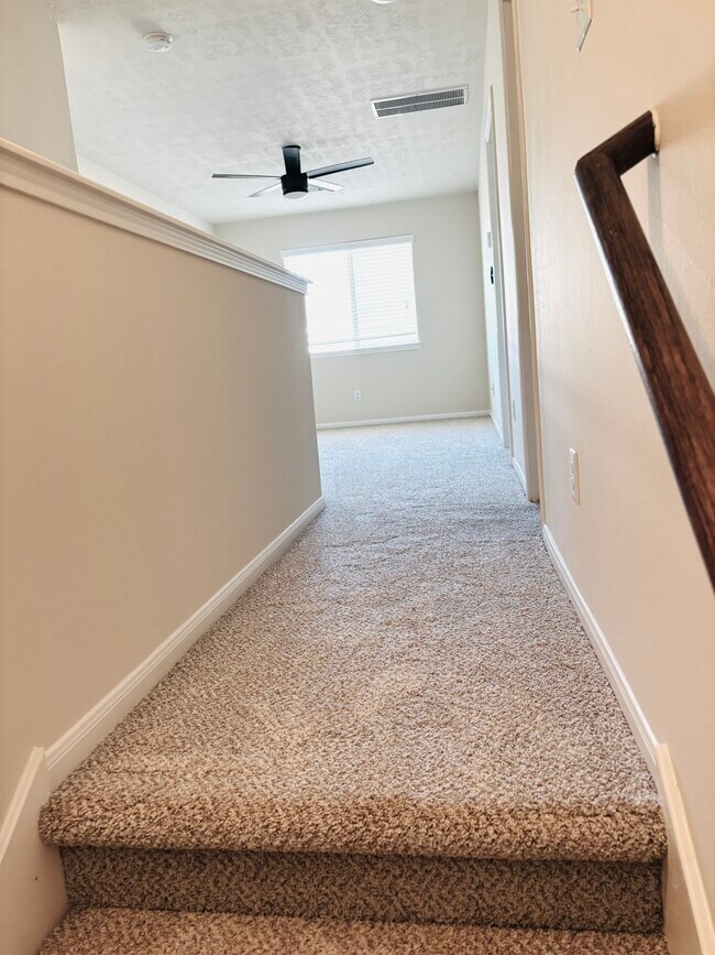 Building Photo - 8525 Sunset Loch Dr