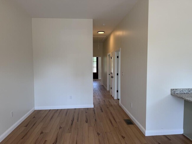 Building Photo - 257 Curdsville Rd