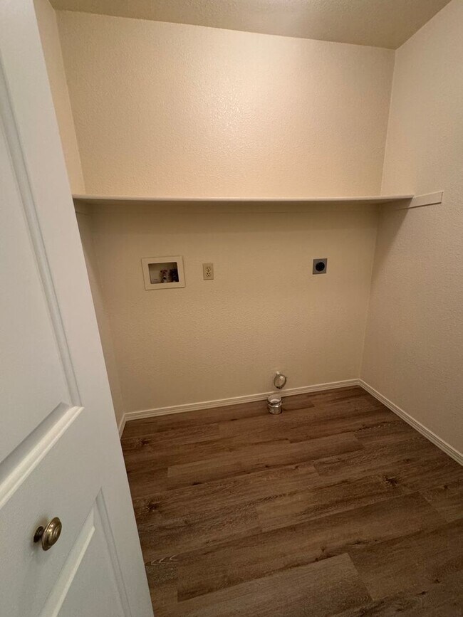 Building Photo - 711 Flower Ash Ln