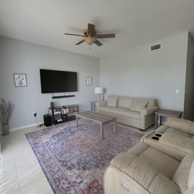 Building Photo - 2BR/2BA Lake View Condo in Heritage Oaks Golf & Country Club