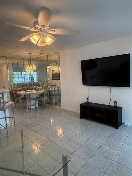 Building Photo - 203 Tilford J