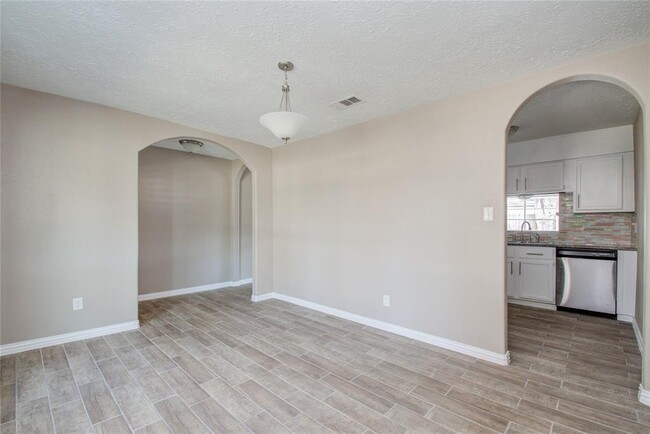 Building Photo - 10510 Rancho Bernardo Ln