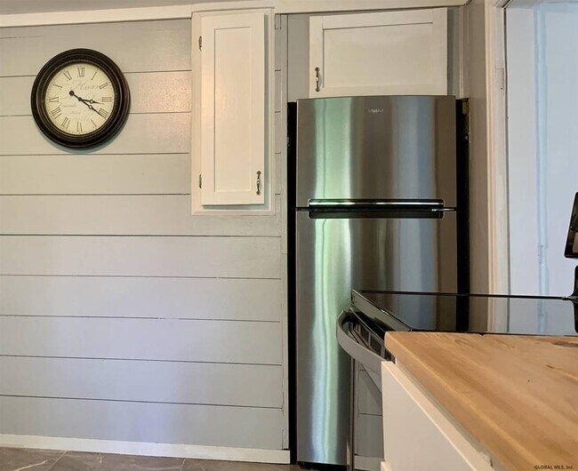 Building Photo - 934 Mohegan Rd