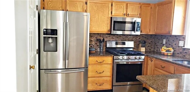 Building Photo - 24 Bissell Ct