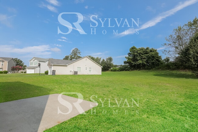 Building Photo - Discover Your Comfort in This Beautiful Home