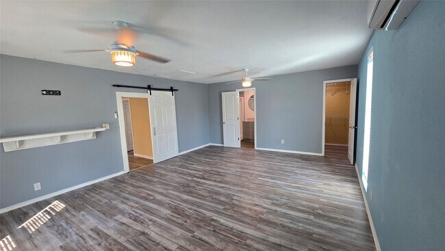 Building Photo - 2717 County Rd 3479B