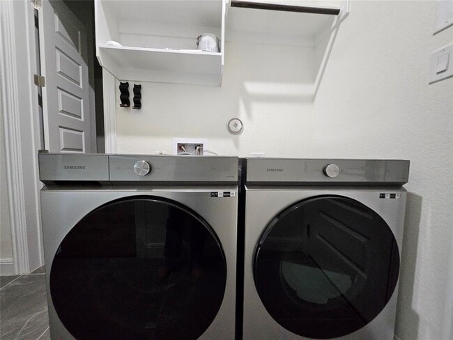 Building Photo - 1105 Malibar Ln