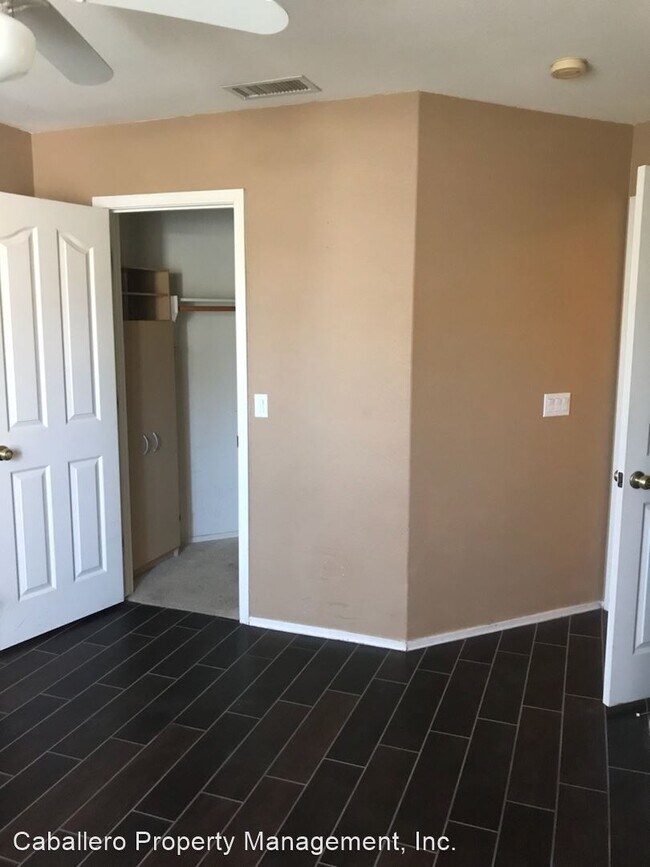 Building Photo - 3 br, 2 bath House - 256 E Liberty Ln 2119...