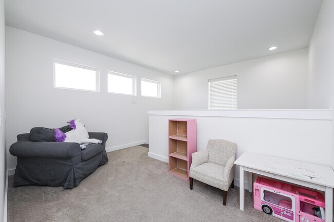 Building Photo - 1419 Calamian Dr