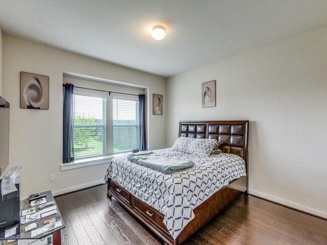 Building Photo - 5906 Wolf Pack Dr