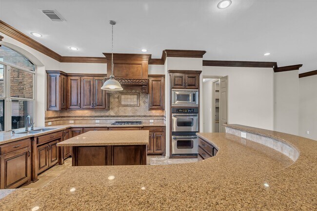 Building Photo - 19309 Whispering Grove E