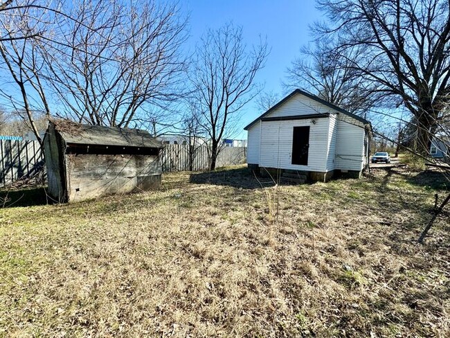 Building Photo - 3634 Pearson Rd