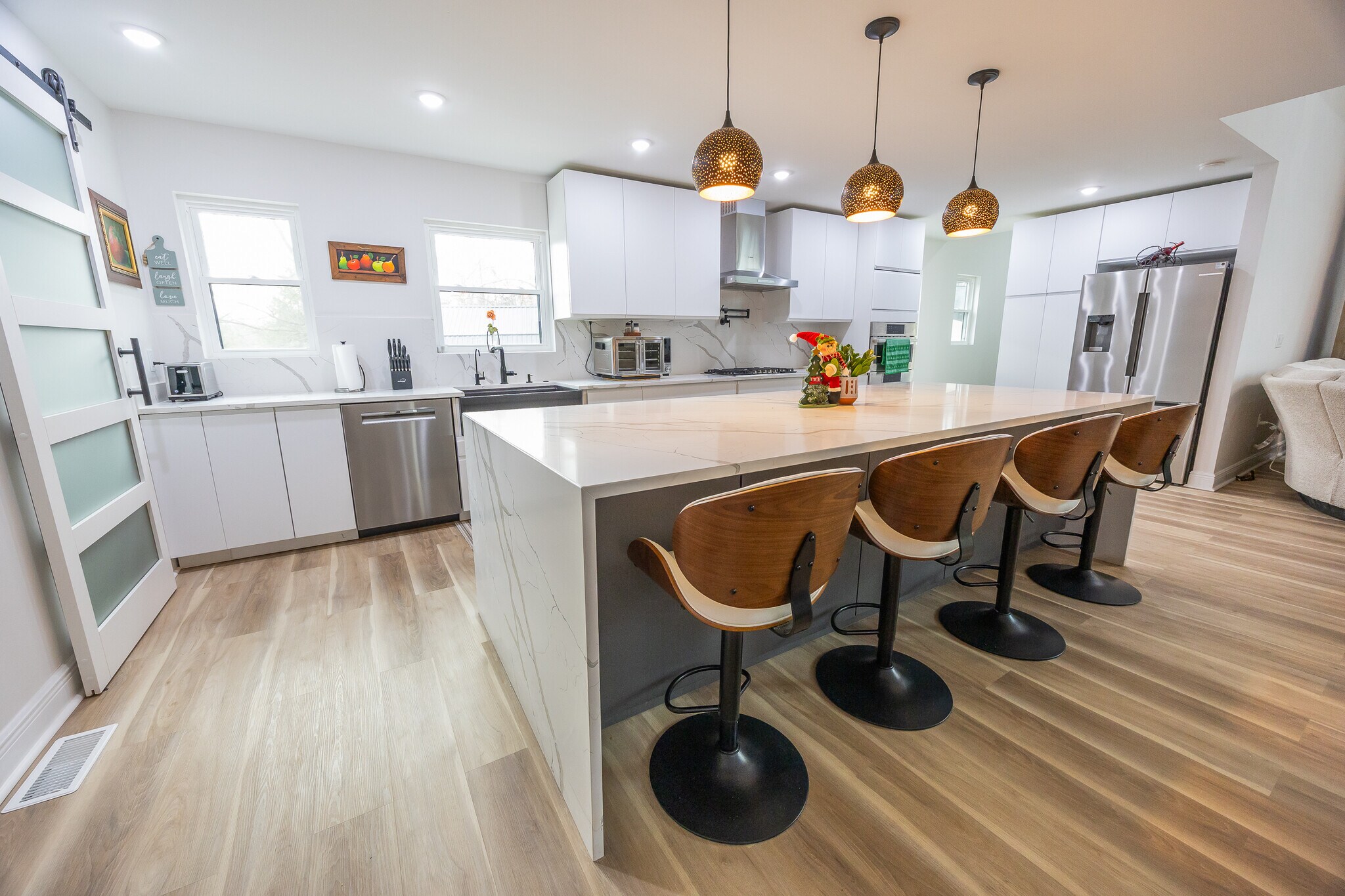 Building Photo - 7980 Royal Ave