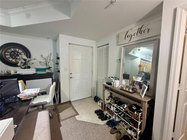 Building Photo - 6861 SW 44th St
