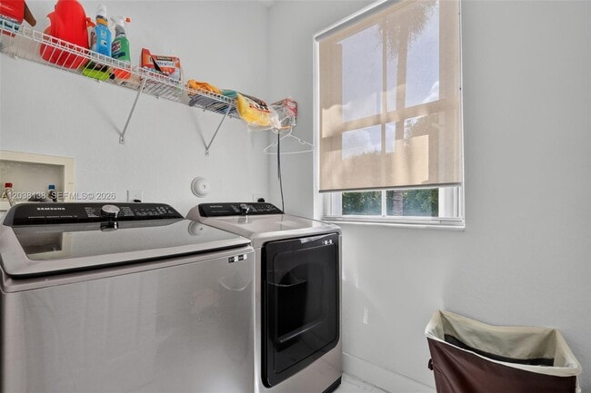 Building Photo - 4422 NW 112th Ct