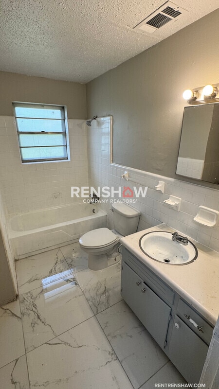 Building Photo - 10 Navy Dr