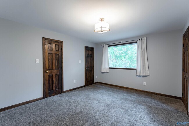 Building Photo - 206 Newcomb Rd