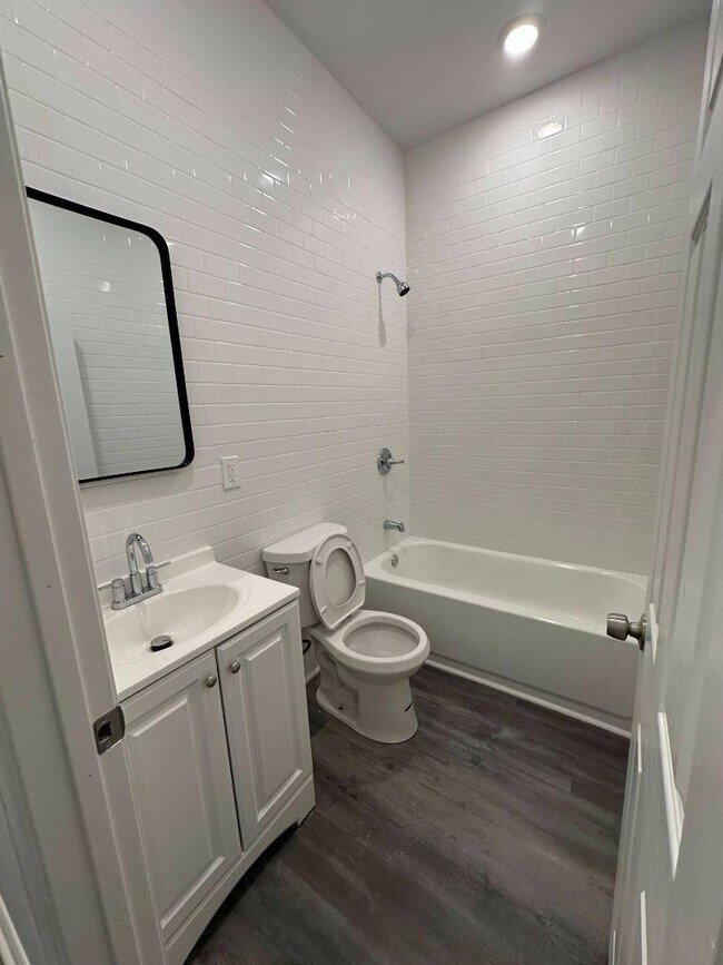 Building Photo - 2449 N 33rd St