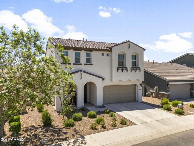 Building Photo - 9811 E Suburban Dr