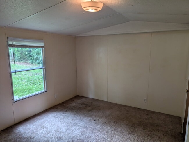 Building Photo - 85 Ransdell Ln