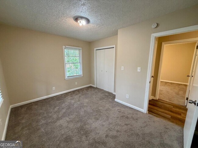 Building Photo - 3006 Remington St