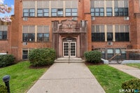 Building Photo - 201 College St