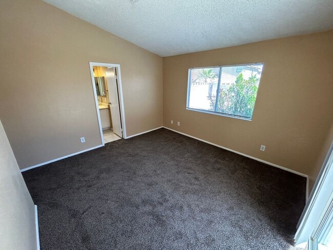Building Photo - Beautiful single story- 3Bed/2Bath home lo...