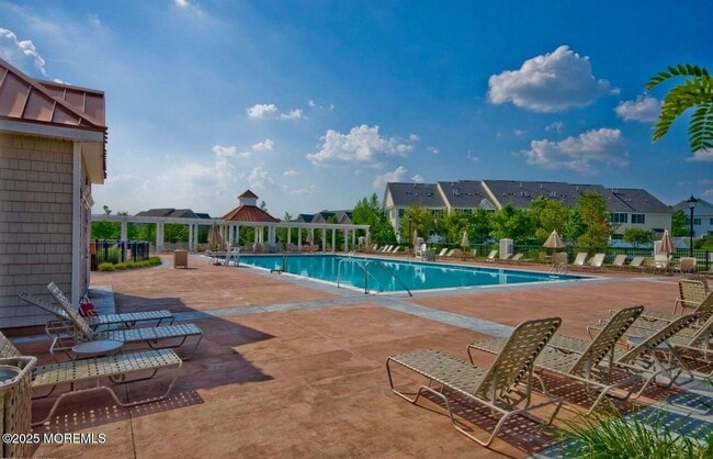 Building Photo - 82 Demarest Dr