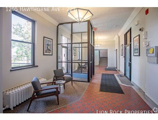 Building Photo - 1205 Hawthorne Ave
