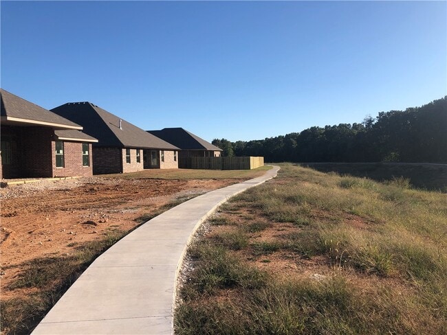 Building Photo - 448 Fox Cir