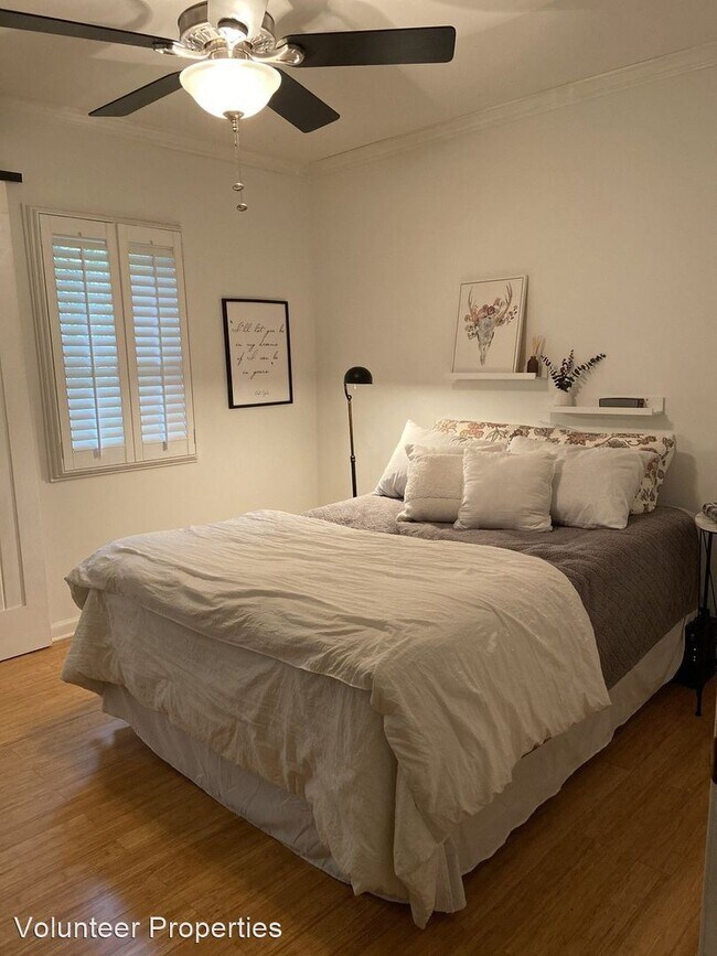 Building Photo - 3 br, 2 bath House - 401 Cleves St.