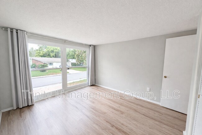 Building Photo - 8605 Wagon Wheel Ln