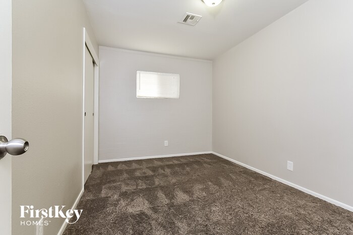 Building Photo - 5236 Apple Valley Ln
